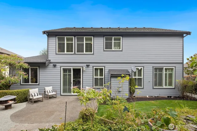 $950,000 | 21076 Quiet Water Loop East, Lake Tapps, WA 98391