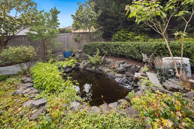 $950,000 | 21076 Quiet Water Loop East, Lake Tapps, WA 98391