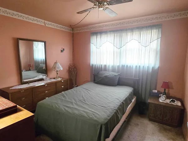 $299,000 | 8811 West 92nd Street, Hickory Hills, IL 60457