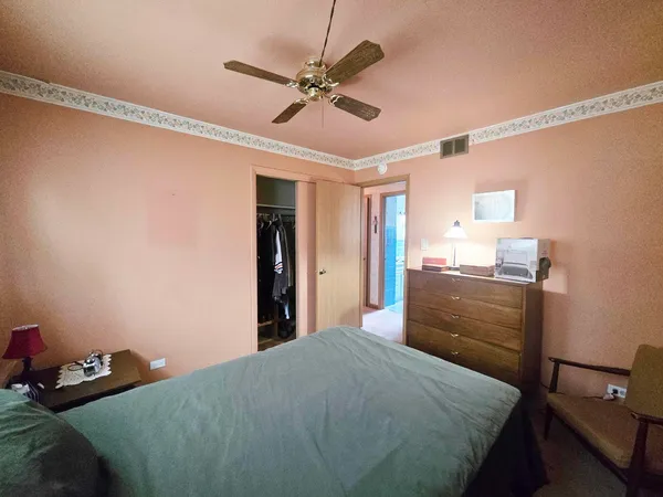 $299,000 | 8811 West 92nd Street, Hickory Hills, IL 60457