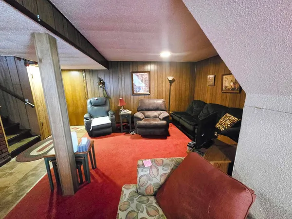 $299,000 | 8811 West 92nd Street, Hickory Hills, IL 60457