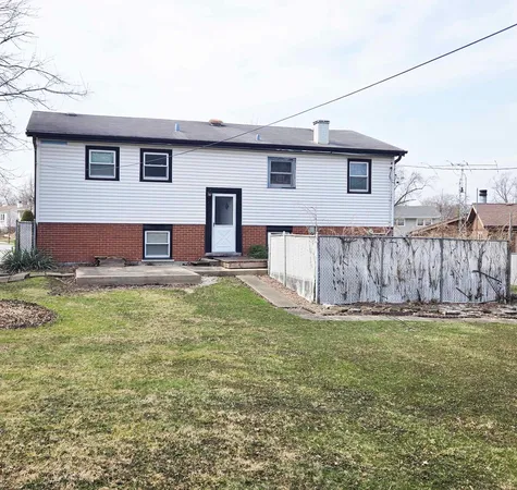 $299,000 | 8811 West 92nd Street, Hickory Hills, IL 60457