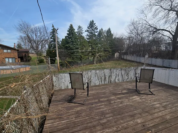 $299,000 | 8811 West 92nd Street, Hickory Hills, IL 60457