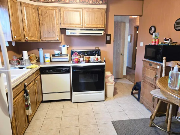 $299,000 | 8811 West 92nd Street, Hickory Hills, IL 60457