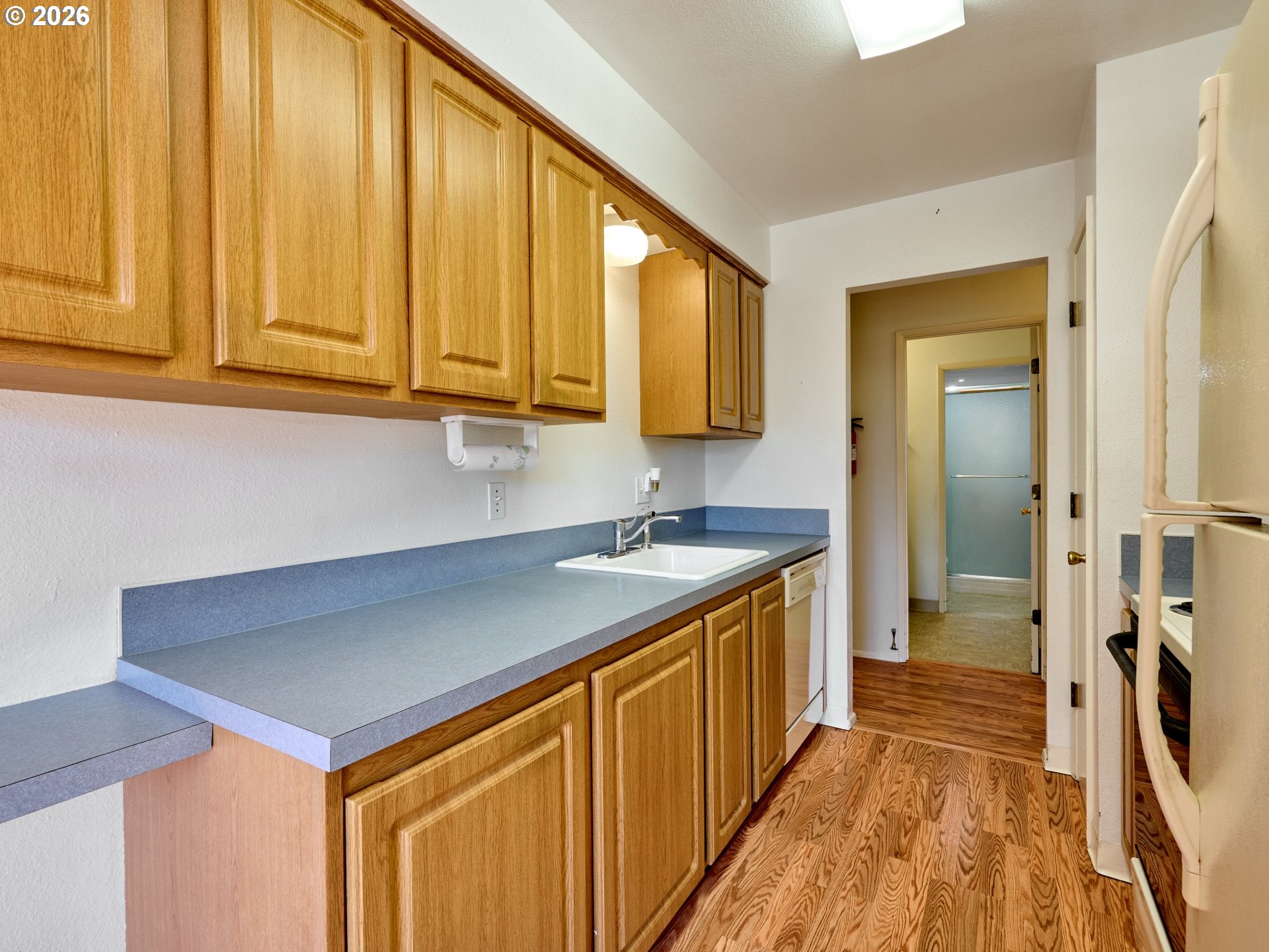 950 Evergreen Road, Unit 221 Woodburn, OR 97071 - Photo 10 of 38 Kitchen