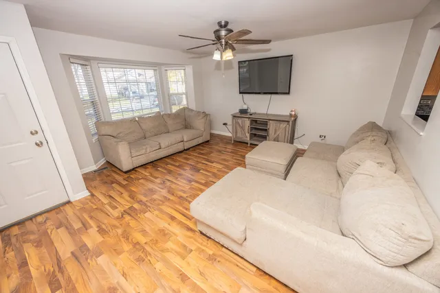 $309,900 | 1014 Lindsay Street, Joliet, IL 60431