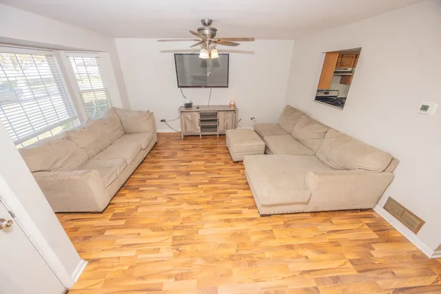 $309,900 | 1014 Lindsay Street, Joliet, IL 60431