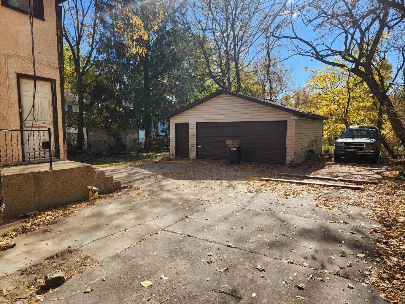 210 East Wisconsin Street Delavan, WI 53115 - Photo 18 of 23 Wisconsin Garage