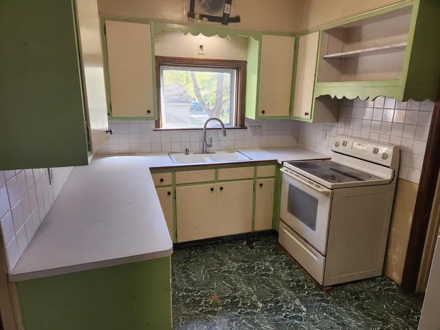 $265,000 | 210 East Wisconsin Street, Delavan, WI 53115