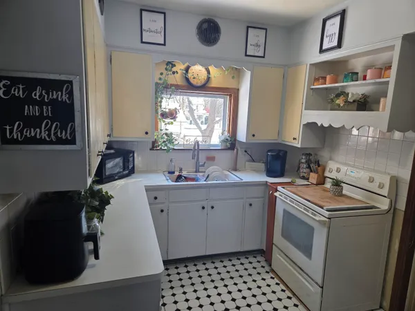 $265,000 | 210 East Wisconsin Street, Delavan, WI 53115