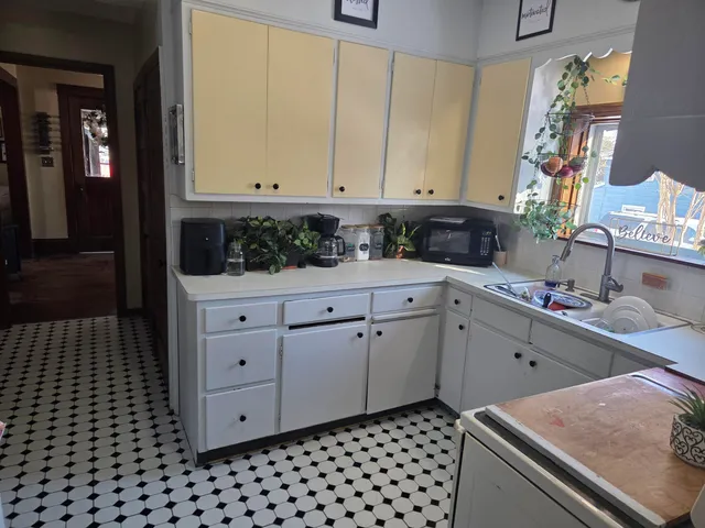 $265,000 | 210 East Wisconsin Street, Delavan, WI 53115