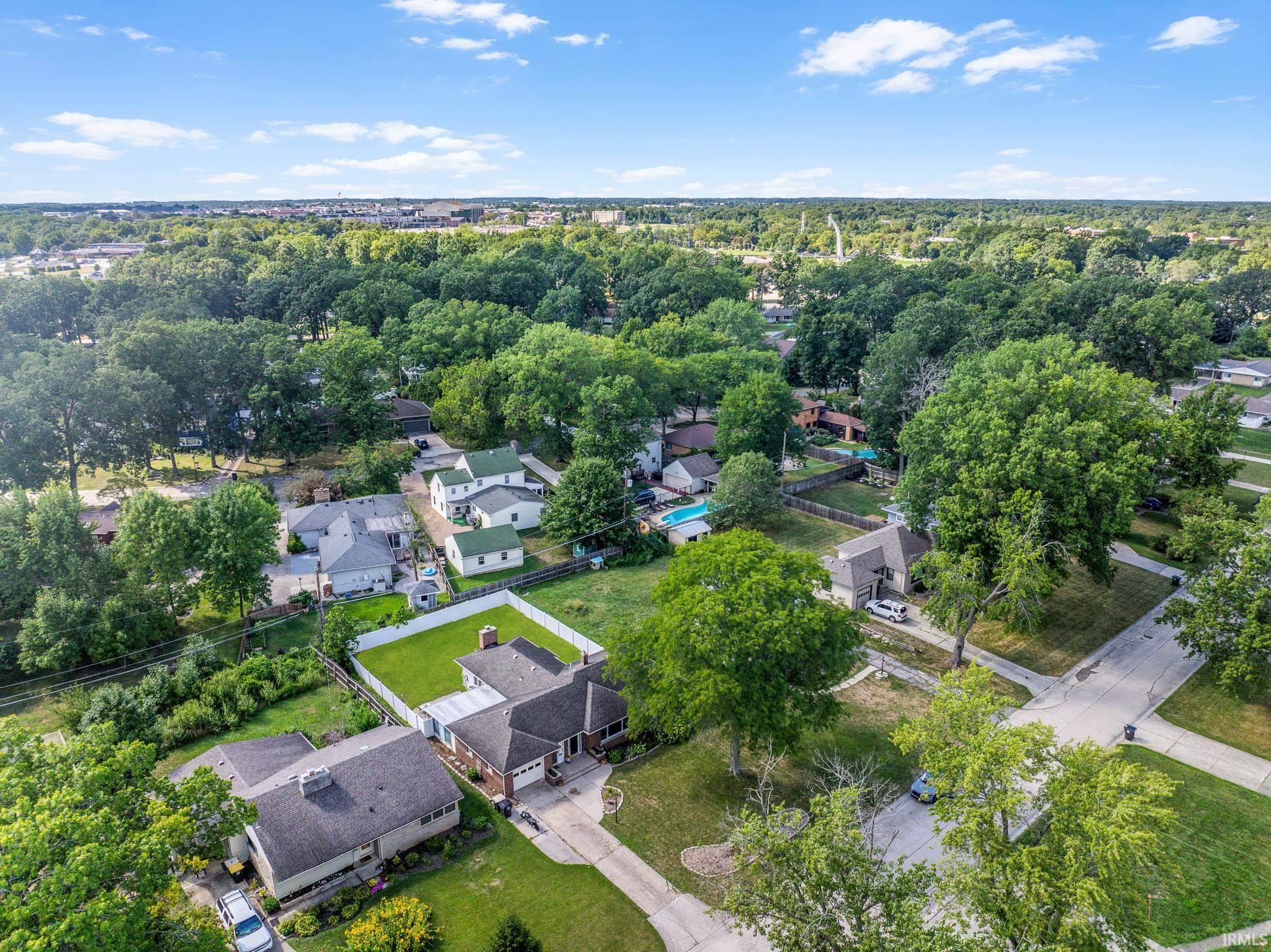 3429 Rolston Street Fort Wayne, IN 46805 - Photo 2 of 25