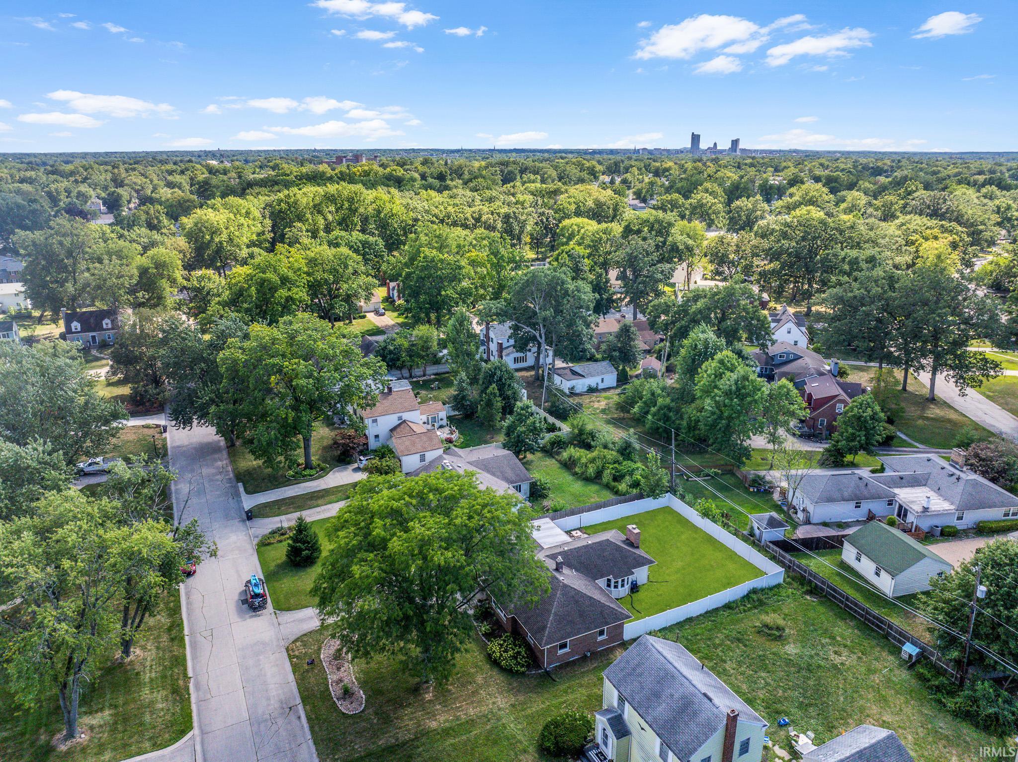 3429 Rolston Street Fort Wayne, IN 46805 - Photo 3 of 25