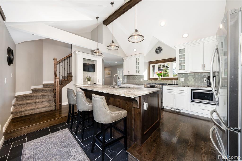 3248 Hickory Lawn Road Rochester Hills, MI 48307 - Photo 6 of 25