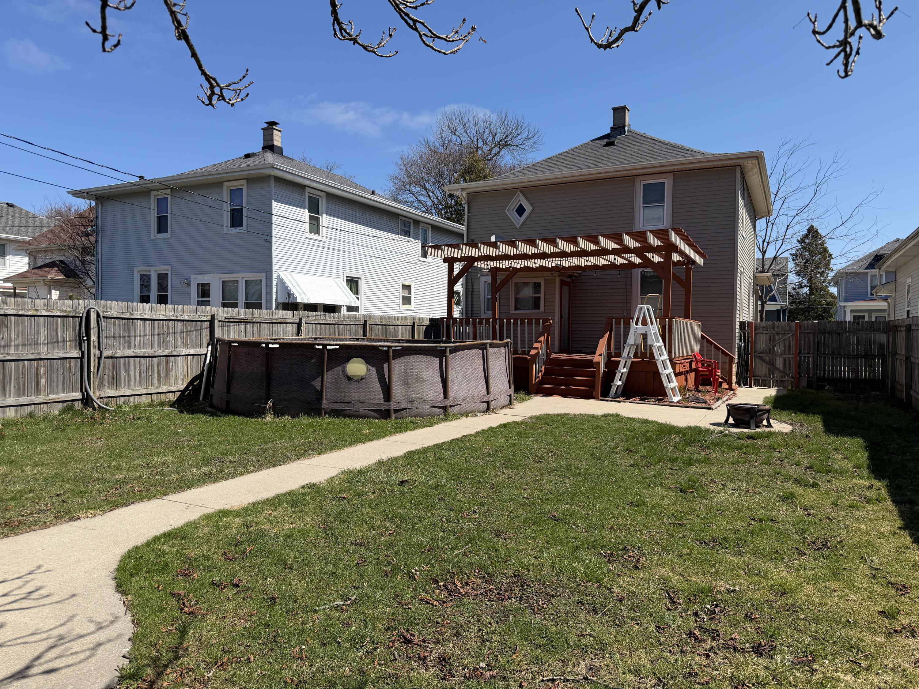 1000 Hayes Avenue Racine, WI 53405 - Photo 21 of 35 Back Yard/Swimming Pool