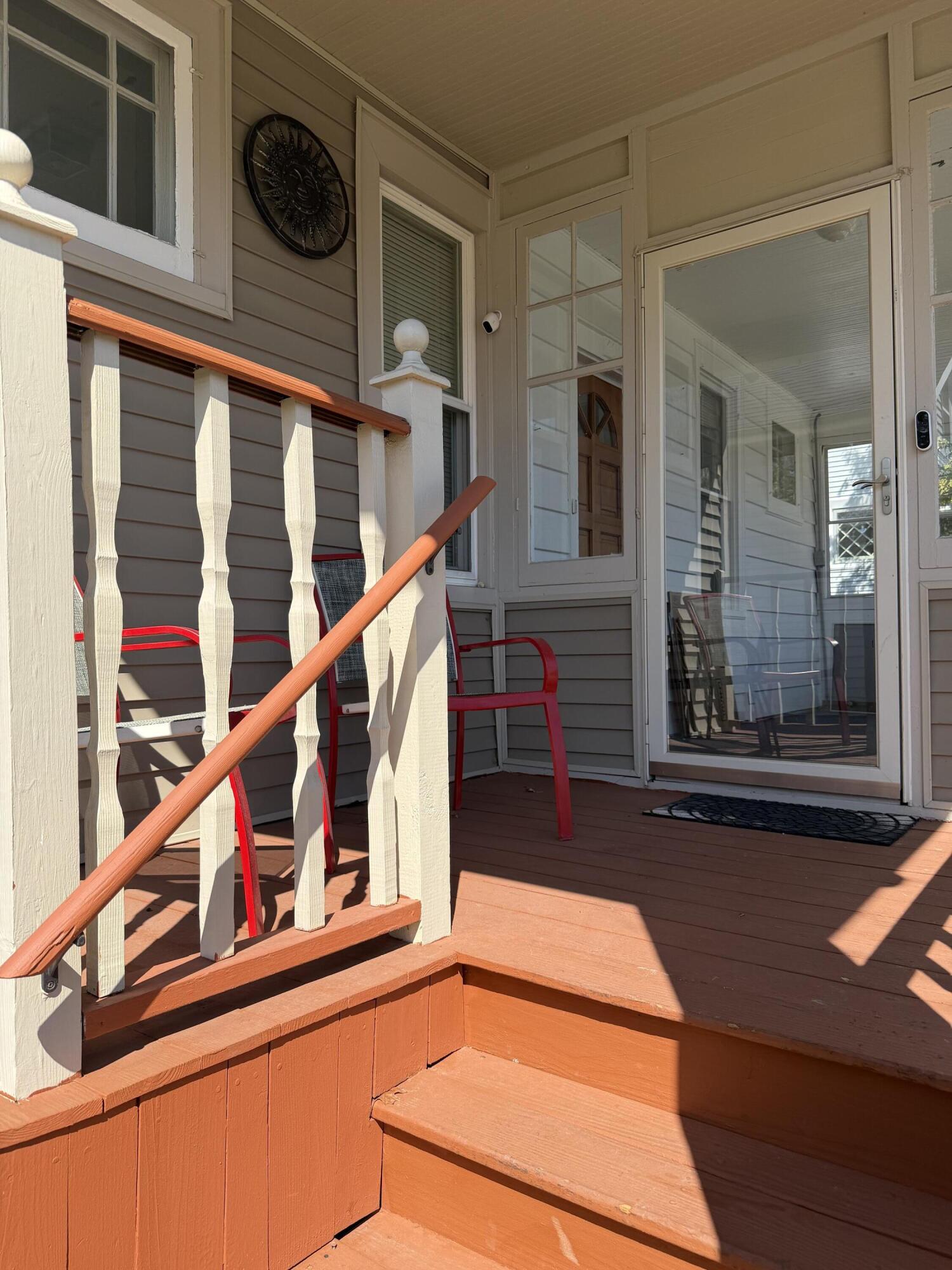 1000 Hayes Avenue Racine, WI 53405 - Photo 3 of 35 Porch