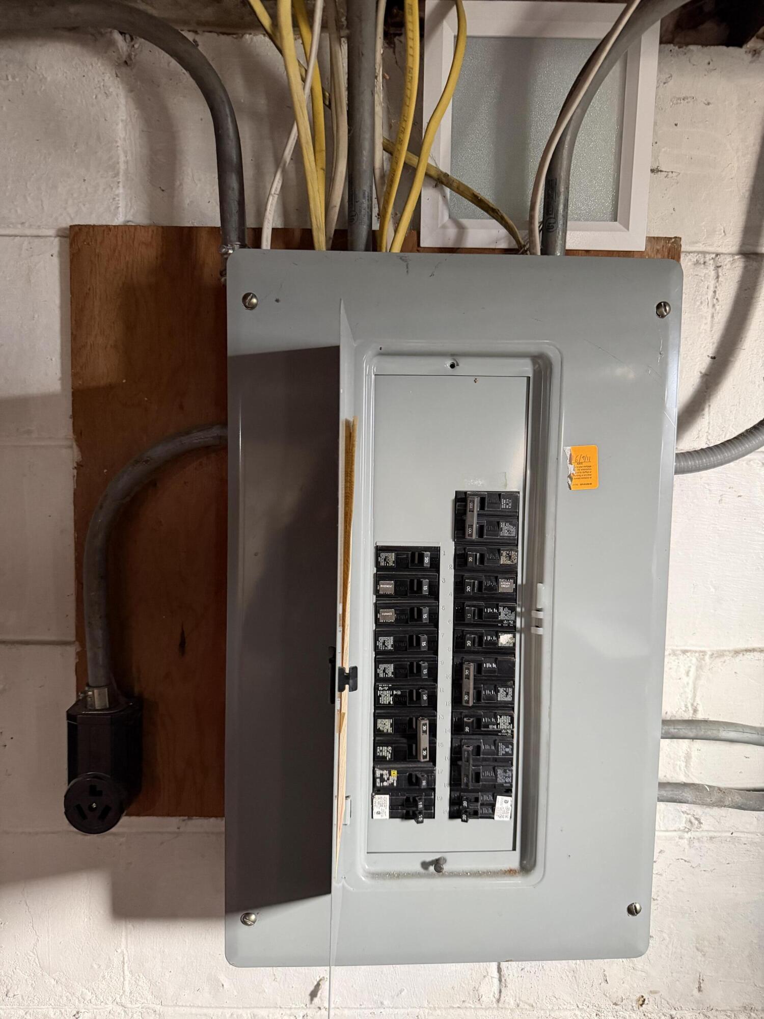 1000 Hayes Avenue Racine, WI 53405 - Photo 31 of 35 Electricity