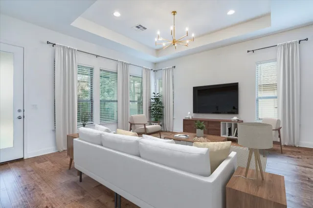 $689,000 | 6729 Vicenza Drive, Austin, TX 78739