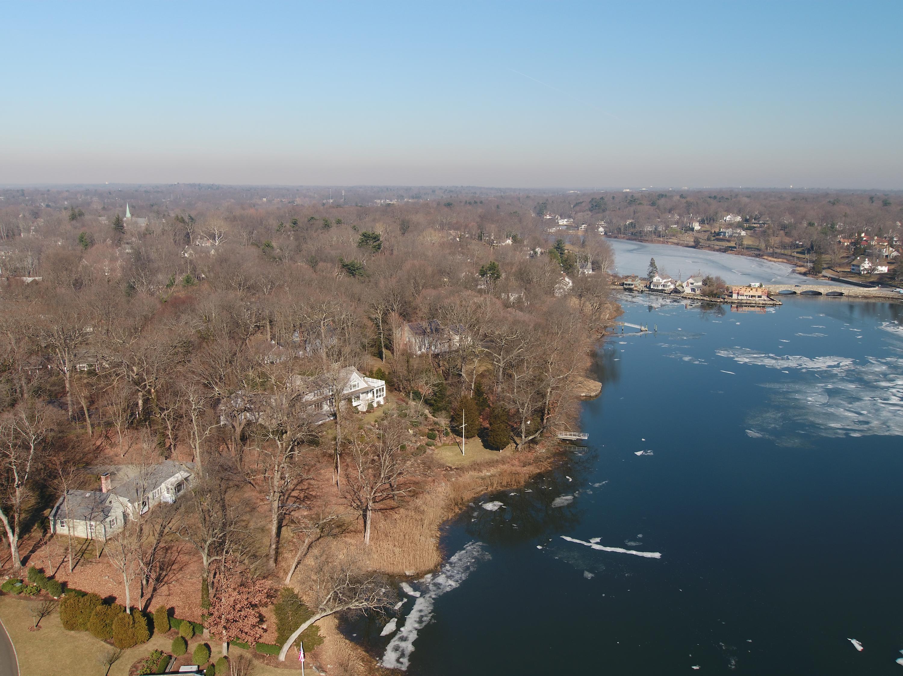 30 Pasture Lane Darien, CT 06820 - Photo 5 of 14 a view of a city