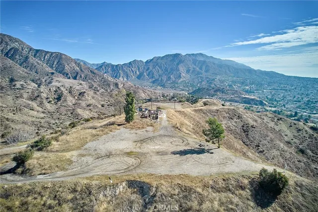 $2,890,000 | 9401 Tujunga Valley Street, Sylmar, CA 91342