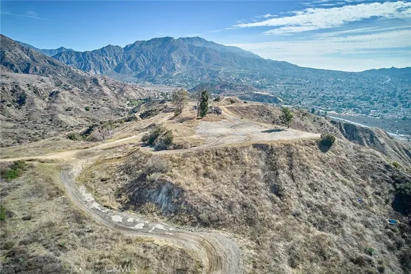 $2,890,000 | 9401 Tujunga Valley Street, Sylmar, CA 91342