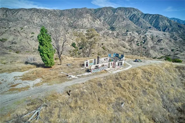 $2,890,000 | 9401 Tujunga Valley Street, Sylmar, CA 91342
