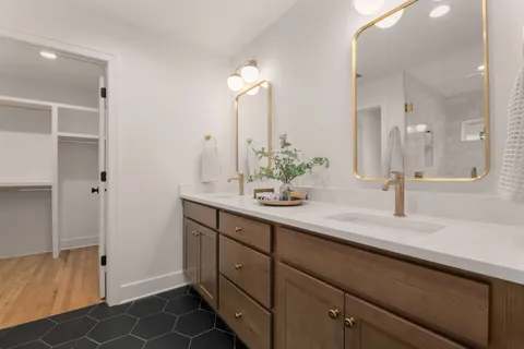 $834,999 | 401 A St Francis Avenue, Nashville, TN 37205