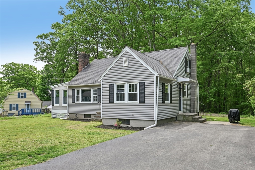 18 Carleton Road Leicester, MA 01542 - Photo 4 of 37