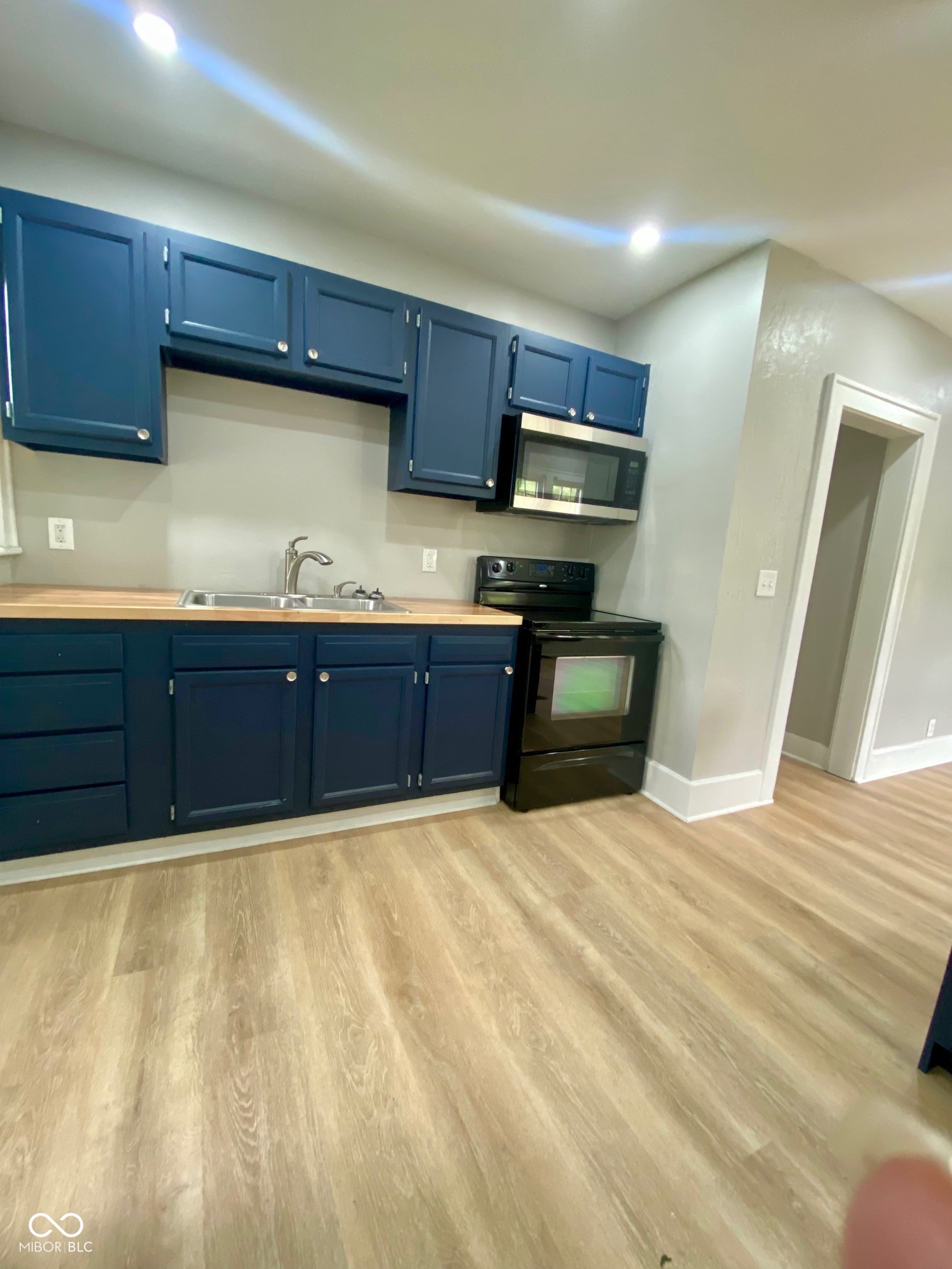 4561 Winthrop Avenue Indianapolis, IN 46205 - Photo 6 of 26