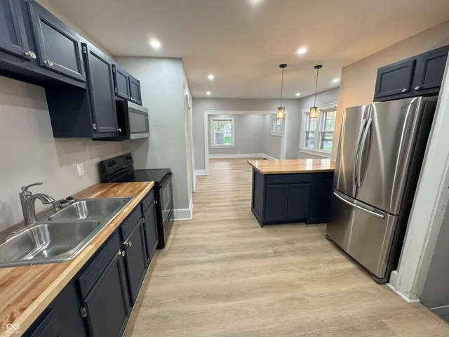 $1,975 | 4561 Winthrop Avenue, Indianapolis, IN 46205