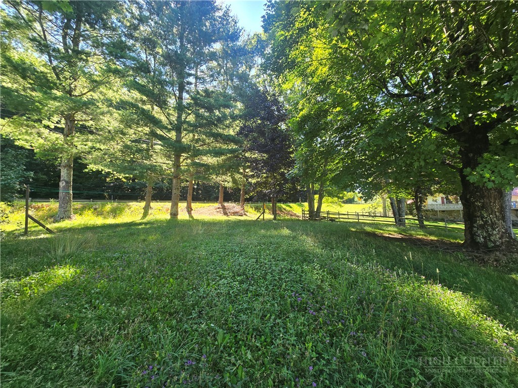 159 Hubert Street Newland, NC 28657 - Photo 35 of 40