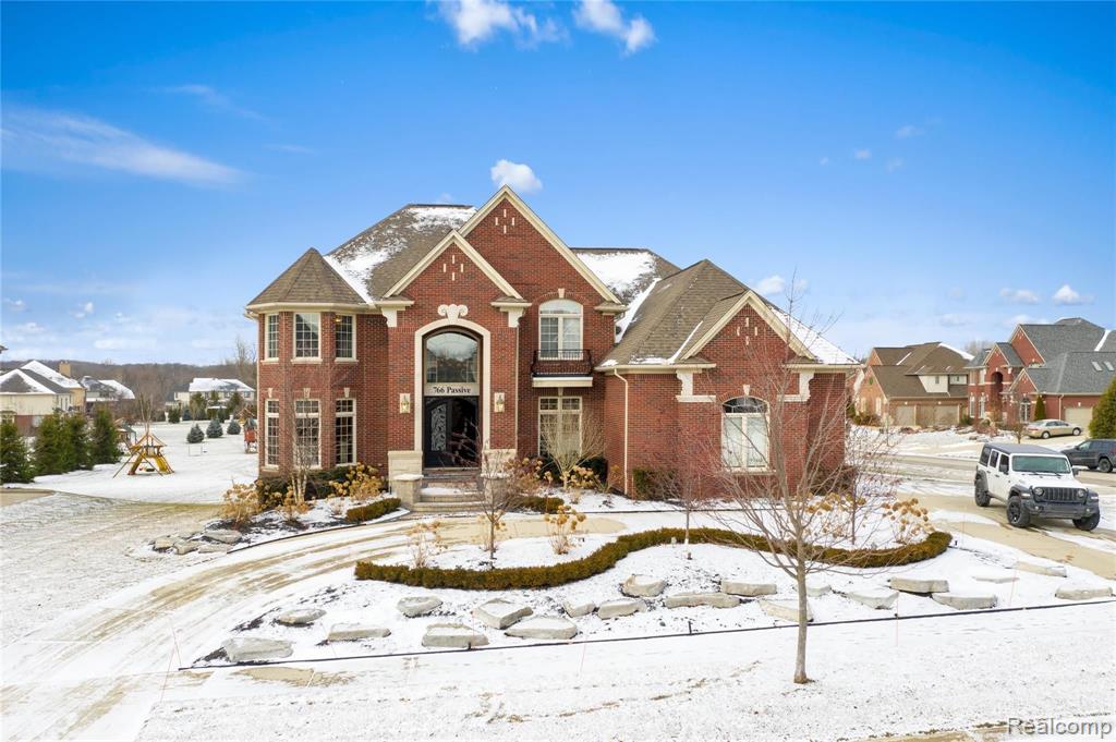 766 Passive Drive Rochester Hills, MI 48306 - Photo 4 of 46