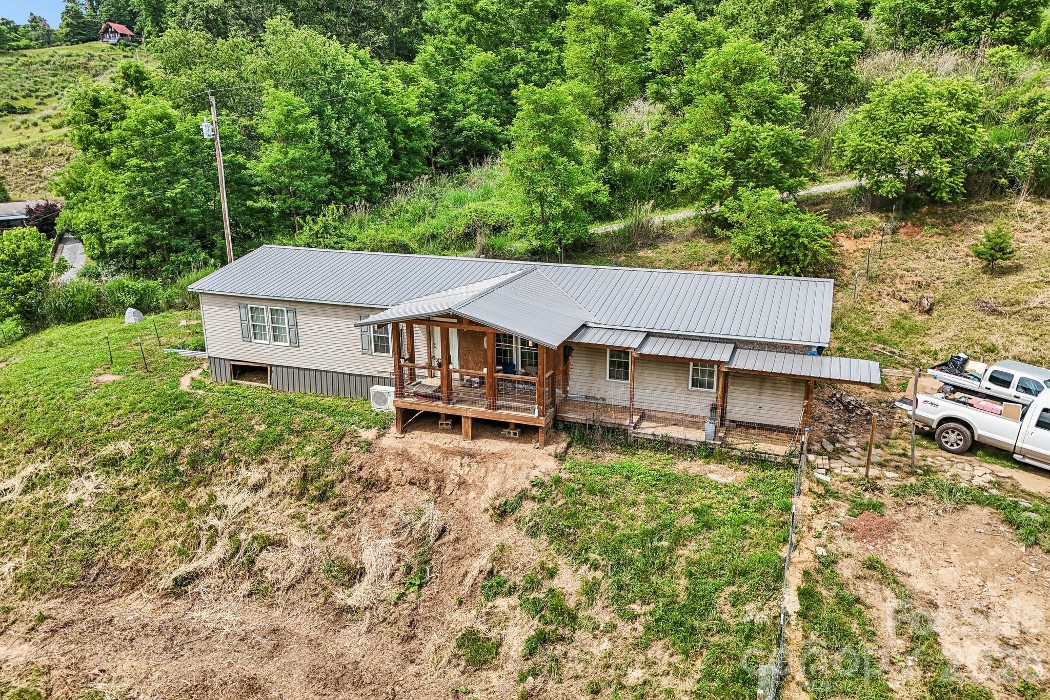 400 Morgan Branch Road Marshall, NC 28753 - Photo 3 of 38