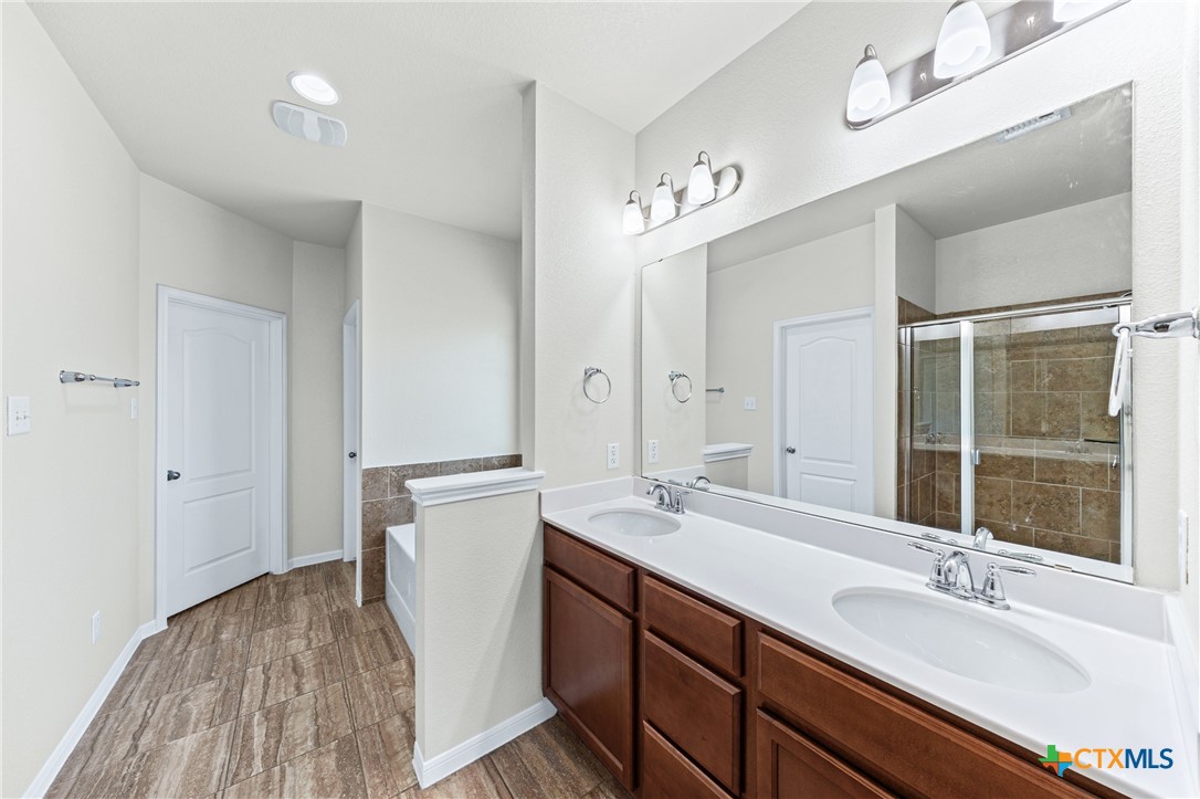 804 Rivington Drive Temple, TX 76502 - Photo 20 of 38 Primary Bathroom