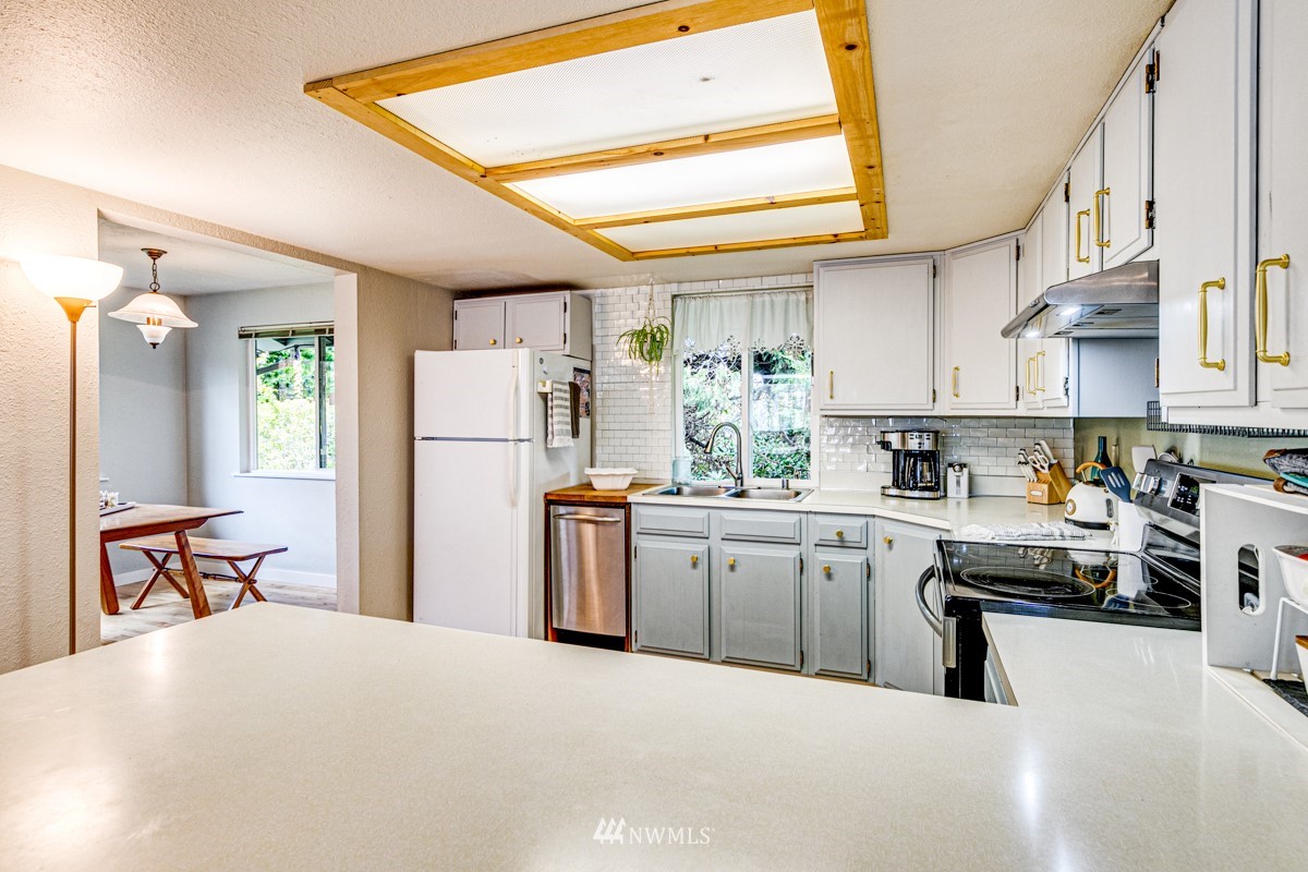 272 North Ridge View Drive Port Angeles, WA 98362 - Photo 11 of 35 Gallery Image 11