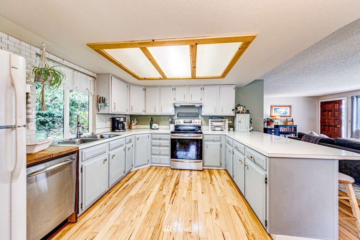 272 North Ridge View Drive Port Angeles, WA 98362 - Photo 13 of 35 Gallery Image 13