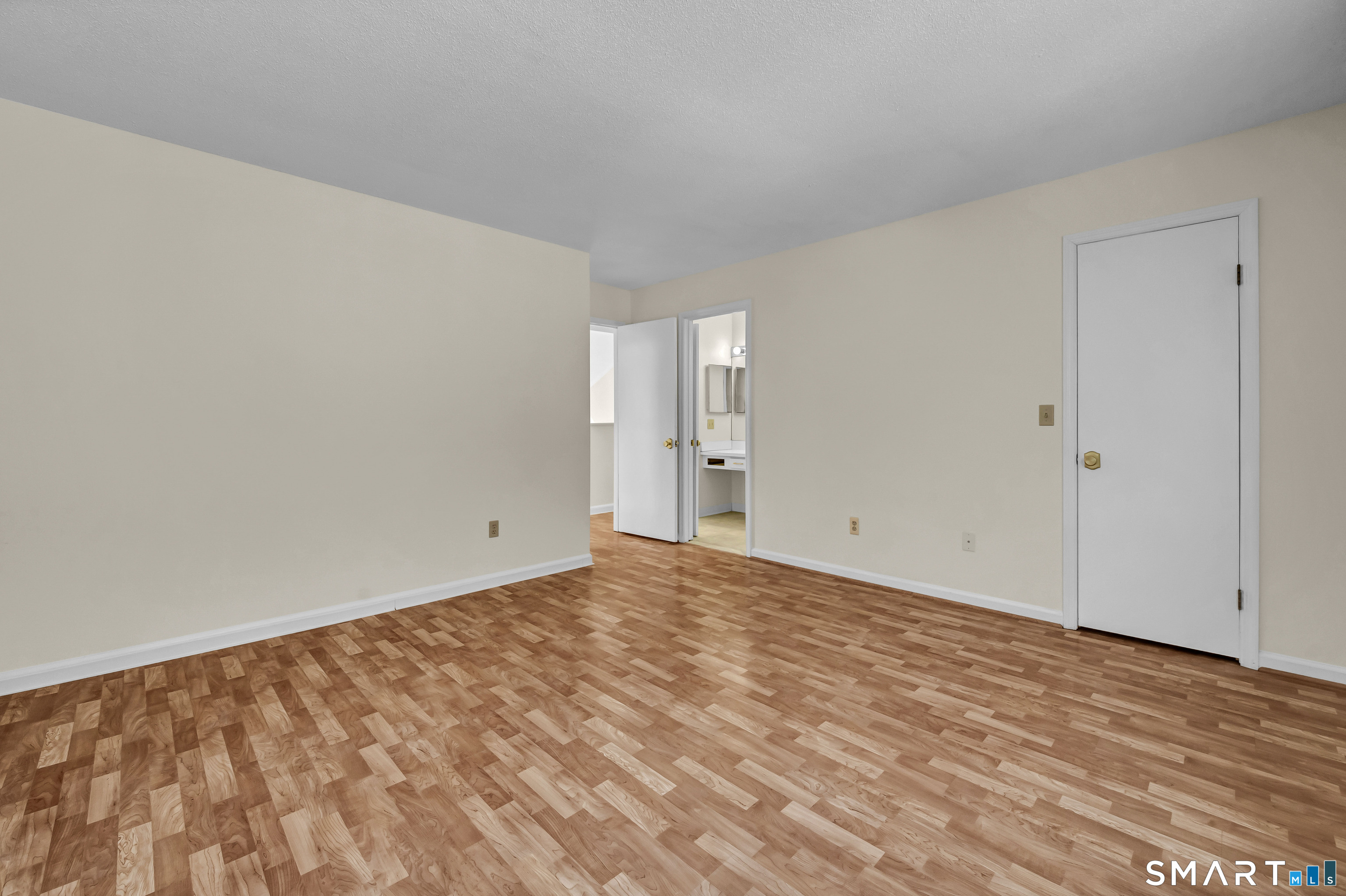 925 Oronoke Road, Unit 14F Waterbury, CT 06708 - Photo 17 of 38