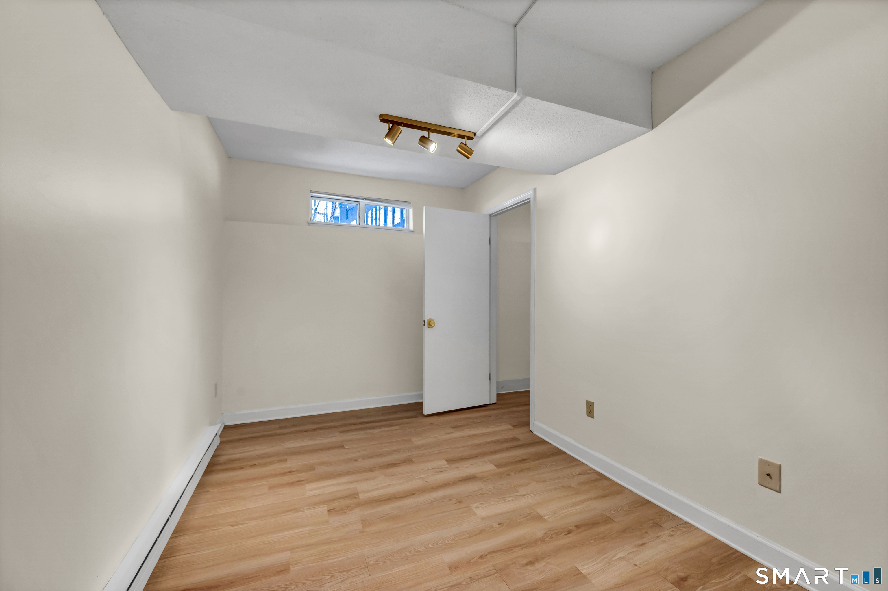 925 Oronoke Road, Unit 14F Waterbury, CT 06708 - Photo 30 of 38