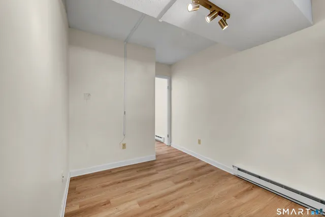 $2,350 | 925 Oronoke Road, Unit 14F, Waterbury, CT 06708