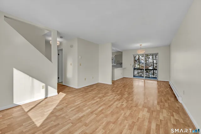 $2,350 | 925 Oronoke Road, Unit 14F, Waterbury, CT 06708