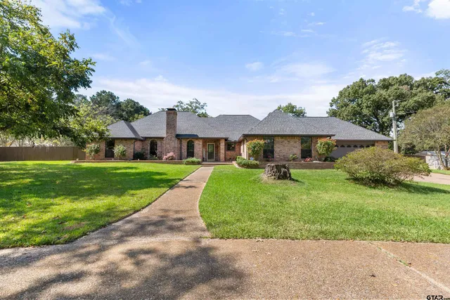 $640,000 | 19422 County Road 1321, Flint, TX 75762