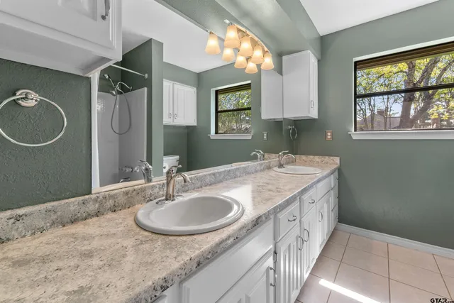 $640,000 | 19422 County Road 1321, Flint, TX 75762