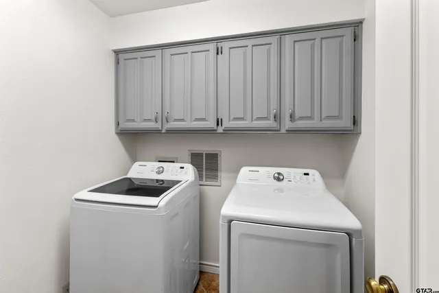 $640,000 | 19422 County Road 1321, Flint, TX 75762