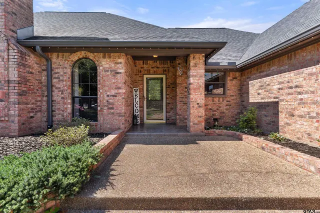 $640,000 | 19422 County Road 1321, Flint, TX 75762