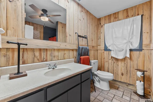 $640,000 | 19422 County Road 1321, Flint, TX 75762