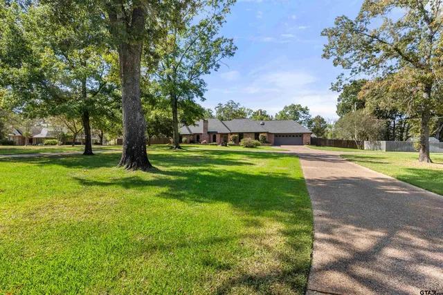 $640,000 | 19422 County Road 1321, Flint, TX 75762