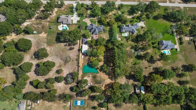 $640,000 | 19422 County Road 1321, Flint, TX 75762