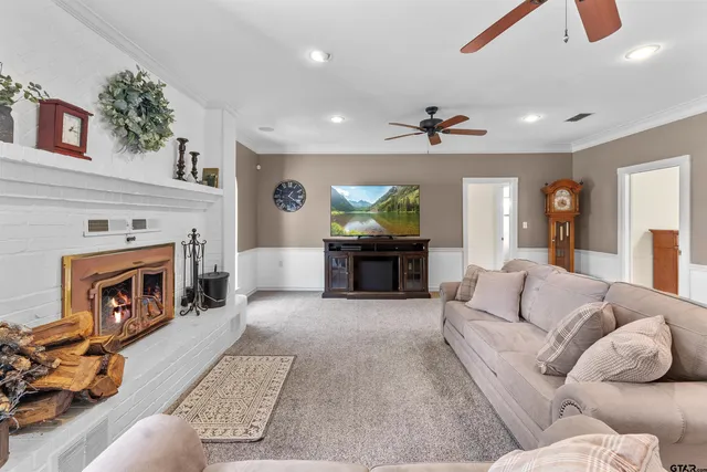 $640,000 | 19422 County Road 1321, Flint, TX 75762