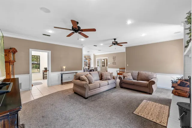 $640,000 | 19422 County Road 1321, Flint, TX 75762