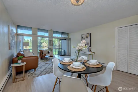 $569,950 | 13872 Northeast 60th Way, Unit 114, Redmond, WA 98052